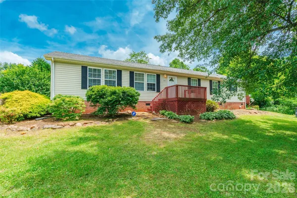 $274,900 | 1828 Pine Hollow Place, Hudson, NC 28638