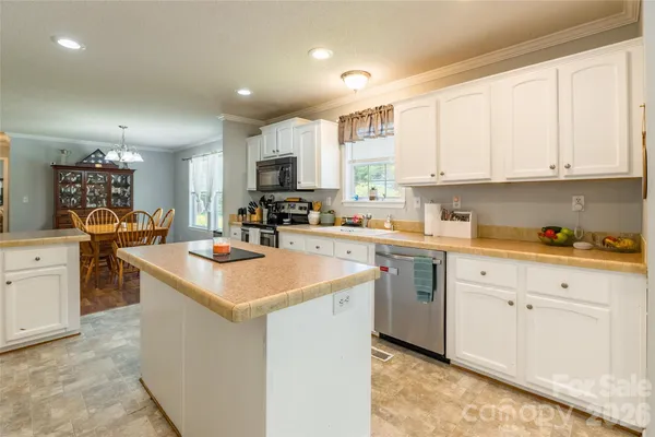 $274,900 | 1828 Pine Hollow Place, Hudson, NC 28638