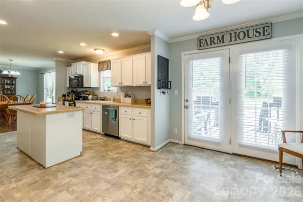 $274,900 | 1828 Pine Hollow Place, Hudson, NC 28638