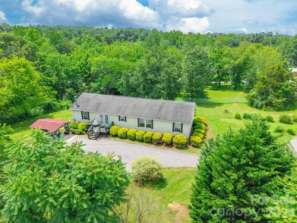 $274,900 | 1828 Pine Hollow Place, Hudson, NC 28638