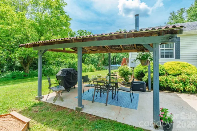 $279,000 | 1828 Pine Hollow Place, Hudson, NC 28638