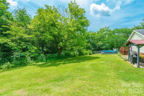 $274,900 | 1828 Pine Hollow Place, Hudson, NC 28638