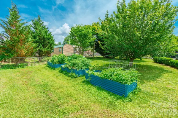 $274,900 | 1828 Pine Hollow Place, Hudson, NC 28638