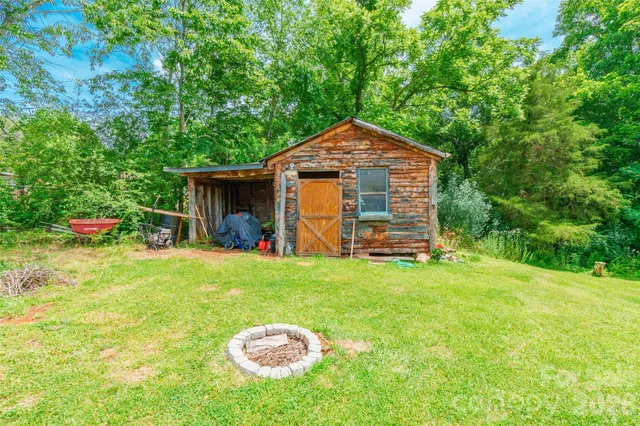 $279,000 | 1828 Pine Hollow Place, Hudson, NC 28638