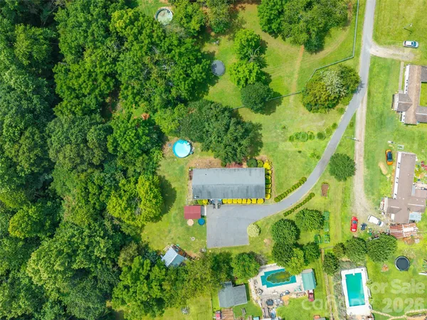 $274,900 | 1828 Pine Hollow Place, Hudson, NC 28638