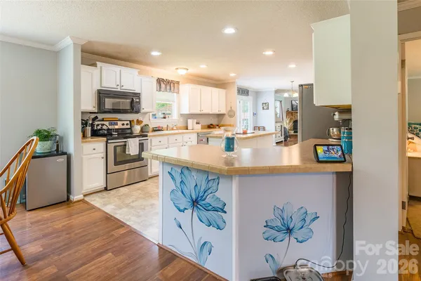 $274,900 | 1828 Pine Hollow Place, Hudson, NC 28638