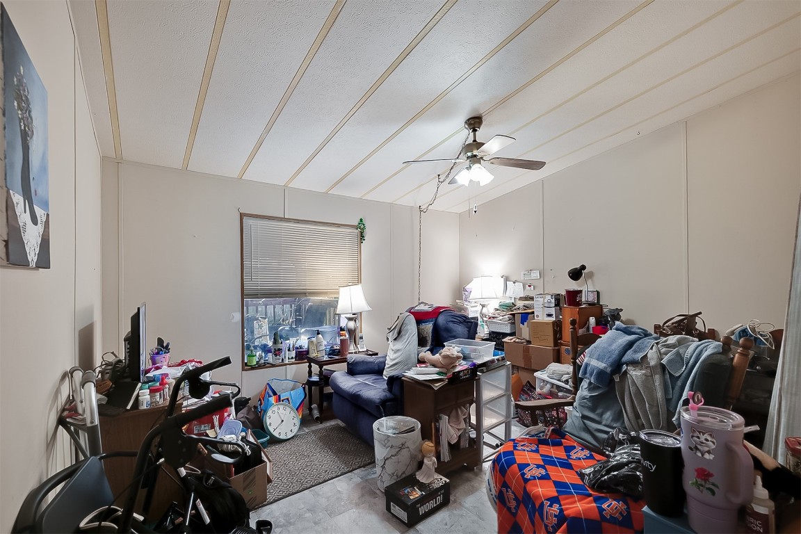 85110 Theresa Road Yulee, FL 32097 - Photo 19 of 24 a living room with lots of furniture