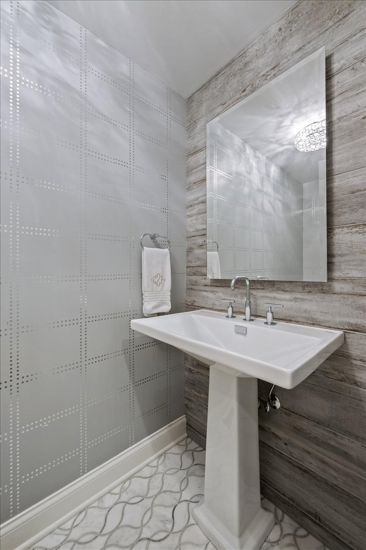 1019 West George Street Chicago, IL 60657 - Photo 16 of 43