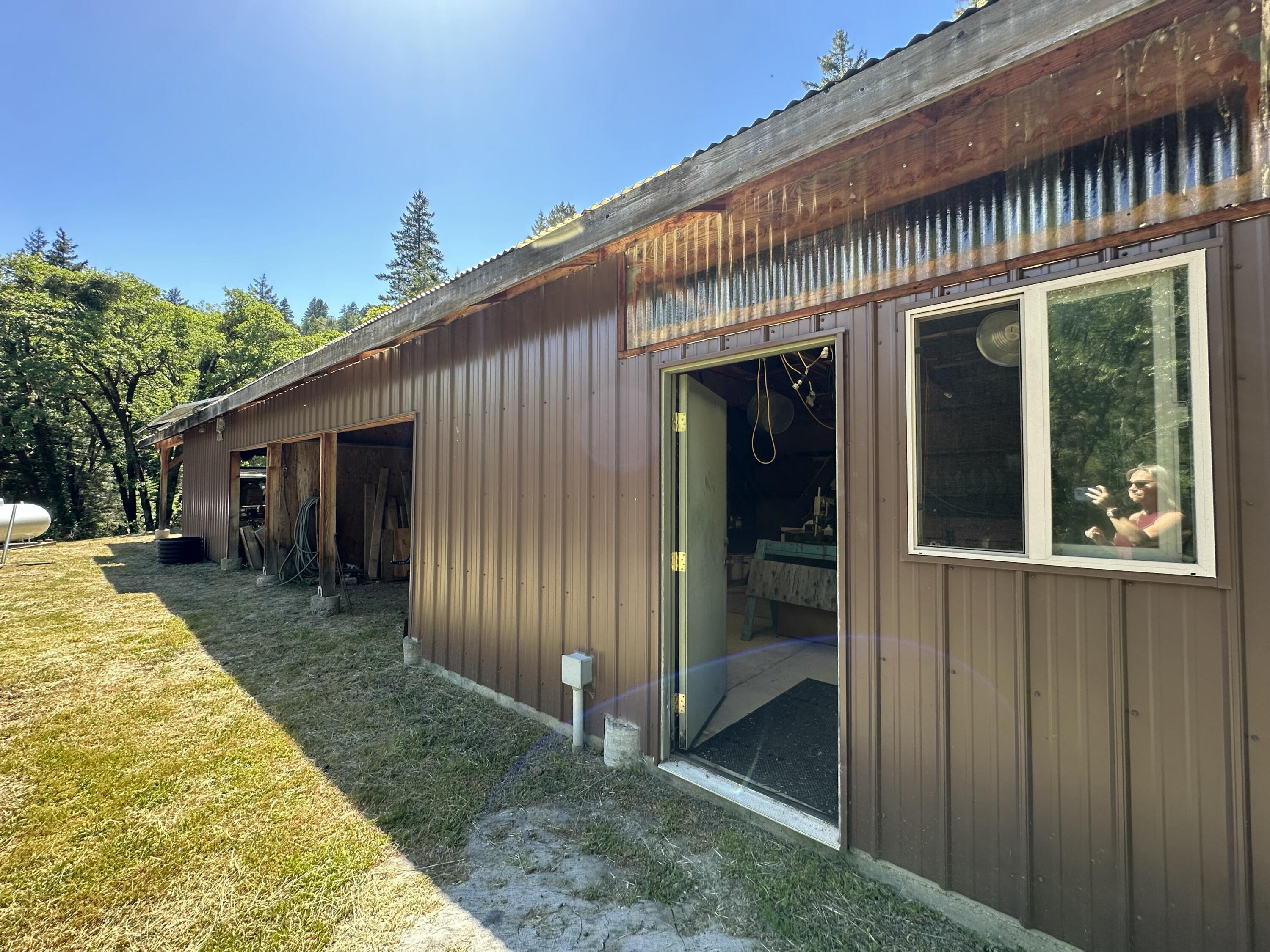 83000 Milstead Road Garberville, CA 95542 - Photo 37 of 67 tempImageJ3QRGj