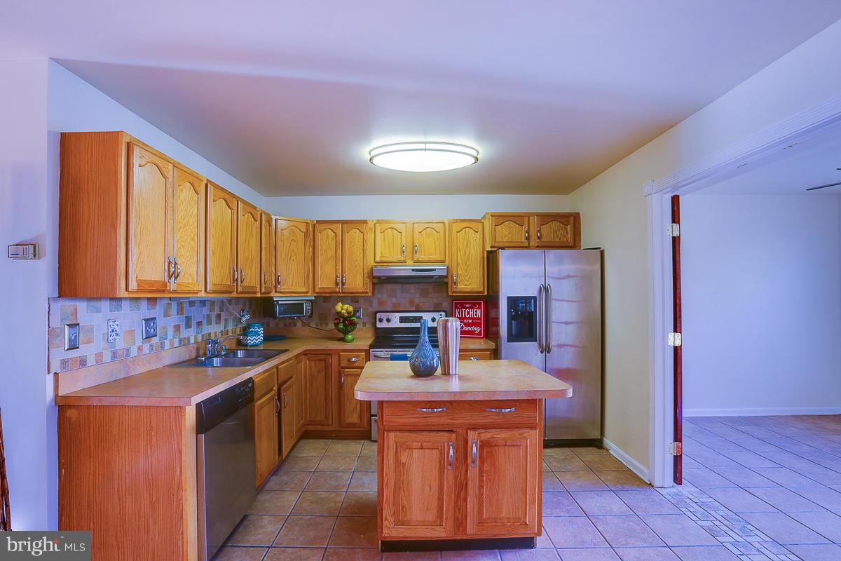 3217 Kelox Road Baltimore, MD 21207 - Photo 11 of 27 Kitchen