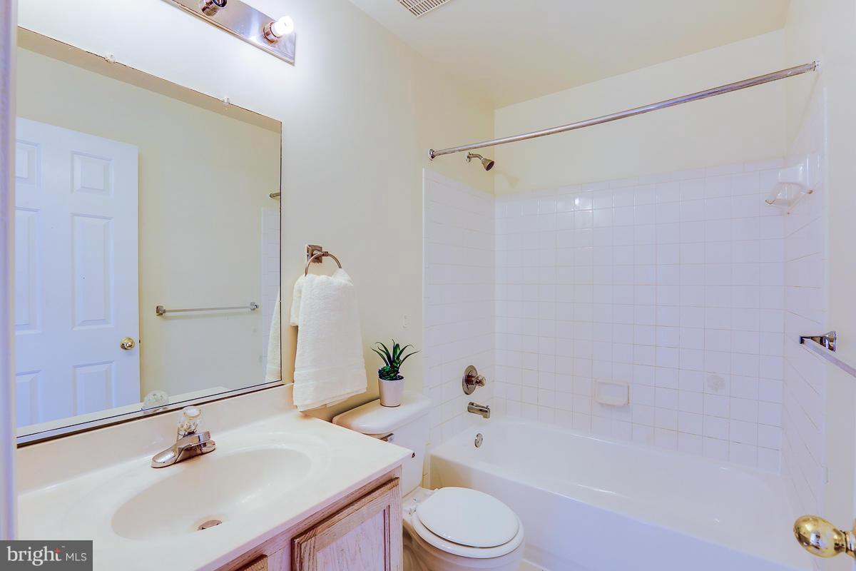 3217 Kelox Road Baltimore, MD 21207 - Photo 17 of 27 Bath (Master)