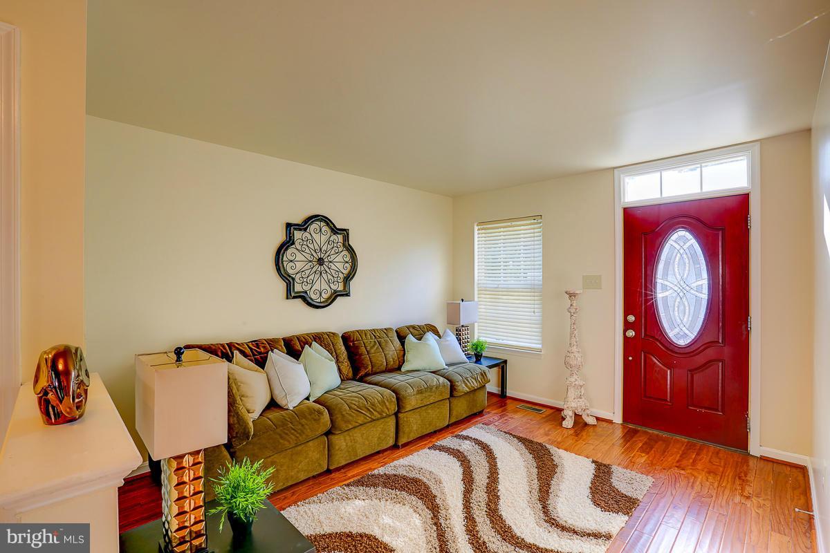 3217 Kelox Road Baltimore, MD 21207 - Photo 5 of 27 Living Room