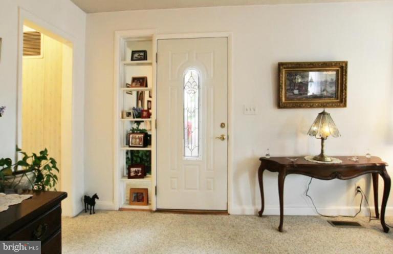 1616 Alston Road Towson, MD 21204 - Photo 27 of 30 Entrance / Foyer
