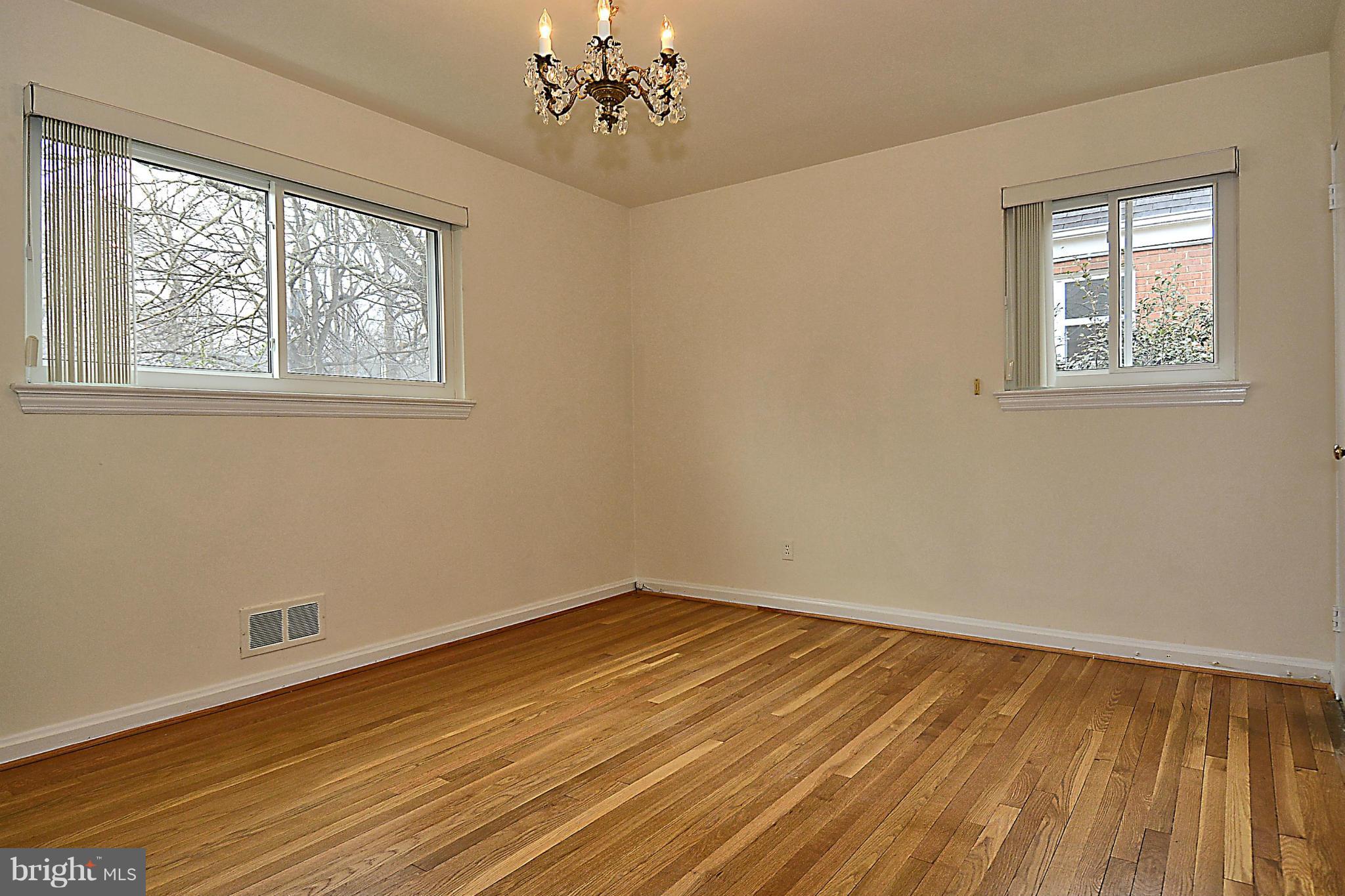 1605 Wilson Place Silver Spring, MD 20910 - Photo 14 of 30 Bedroom (Master)