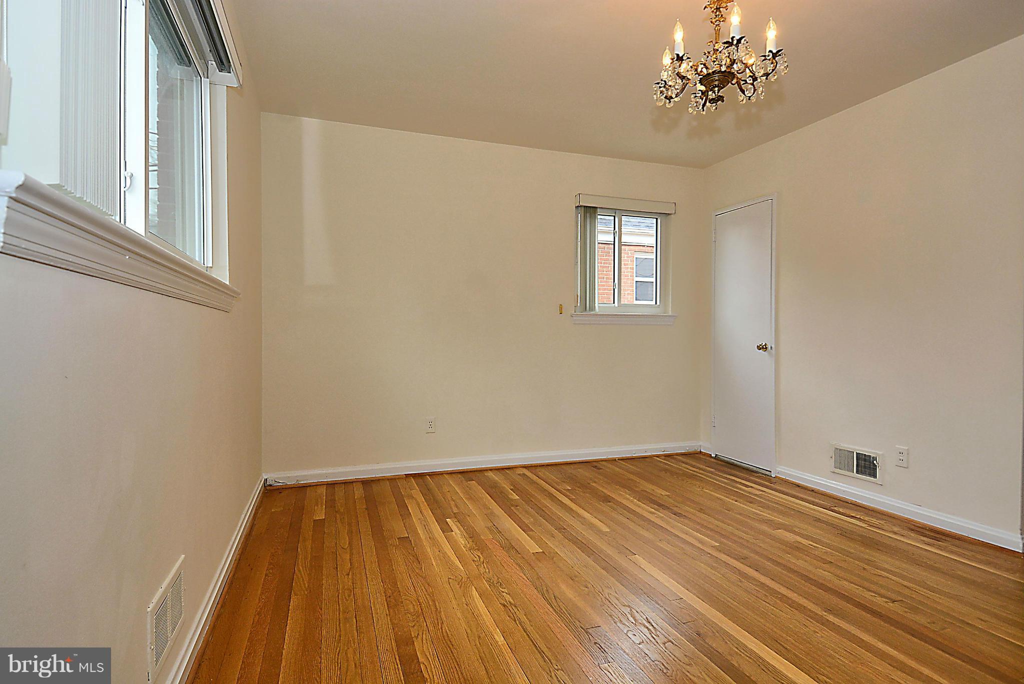1605 Wilson Place Silver Spring, MD 20910 - Photo 15 of 30 Bedroom (Master)