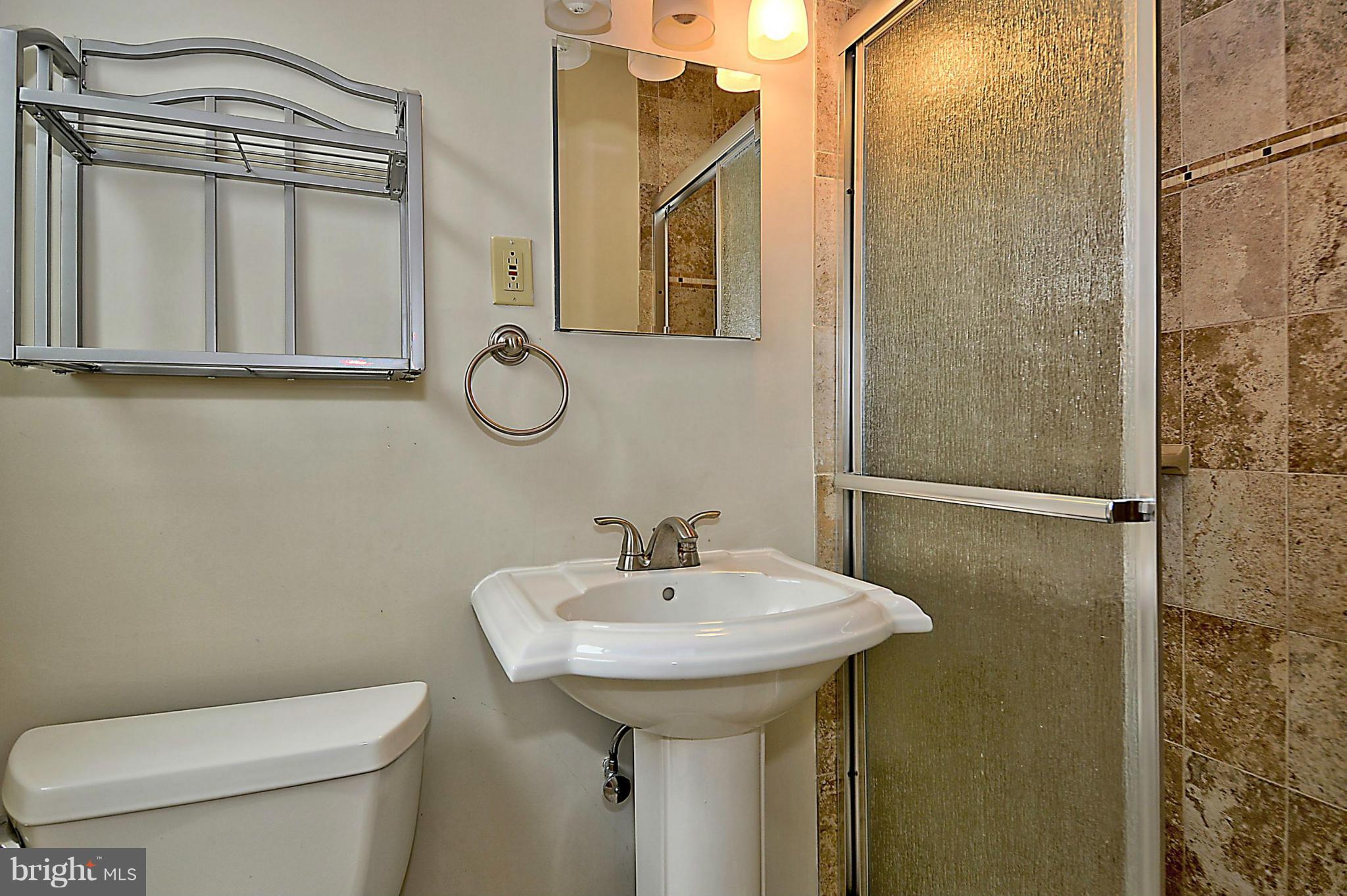 1605 Wilson Place Silver Spring, MD 20910 - Photo 16 of 30 Bath (Master)