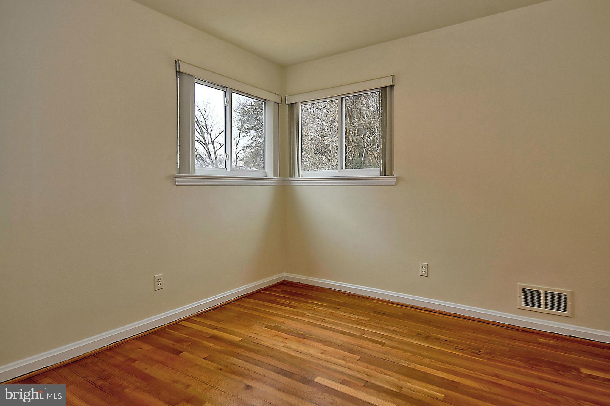 1605 Wilson Place Silver Spring, MD 20910 - Photo 18 of 30 Bedroom