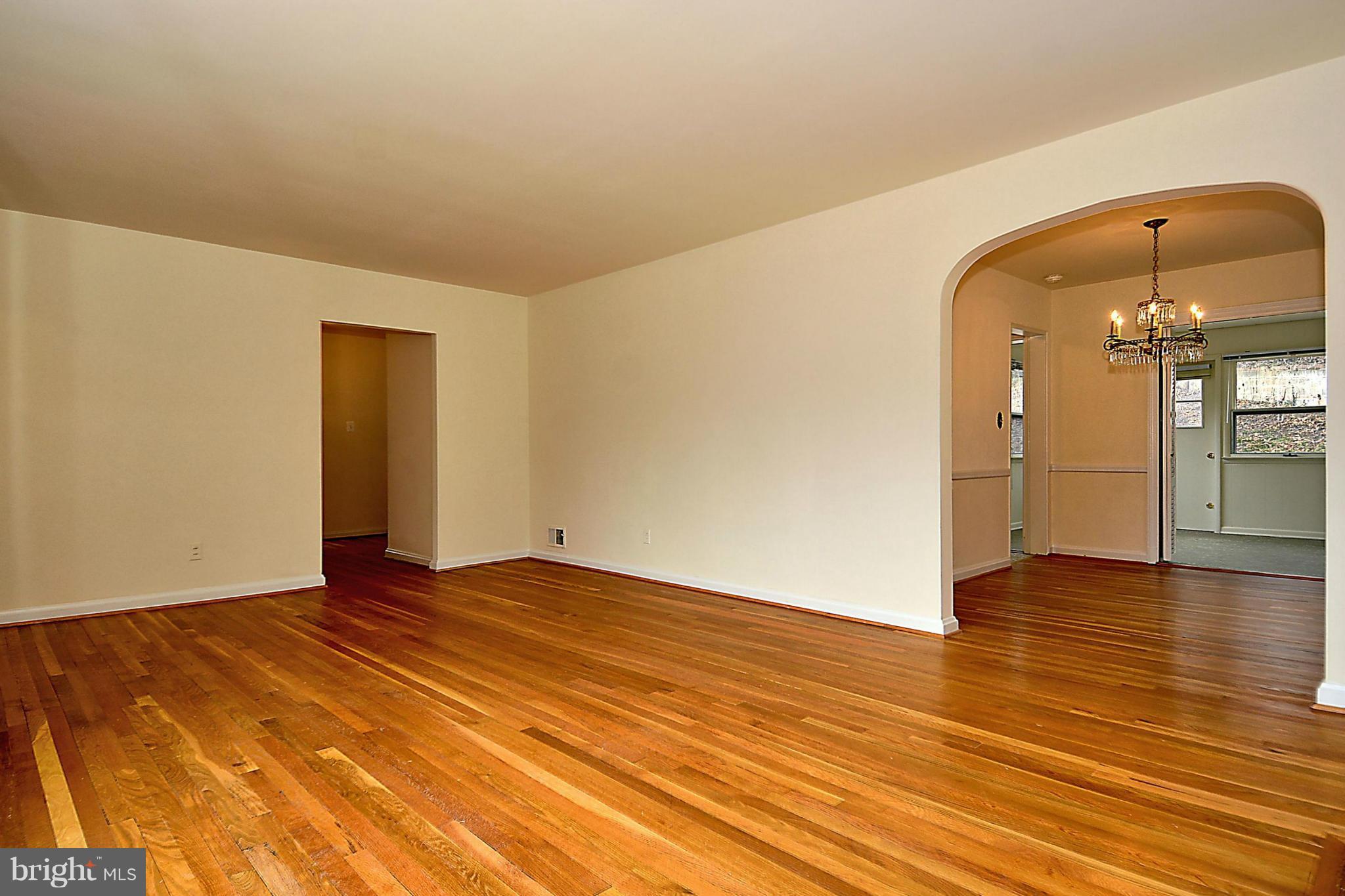 1605 Wilson Place Silver Spring, MD 20910 - Photo 7 of 30 Living Room