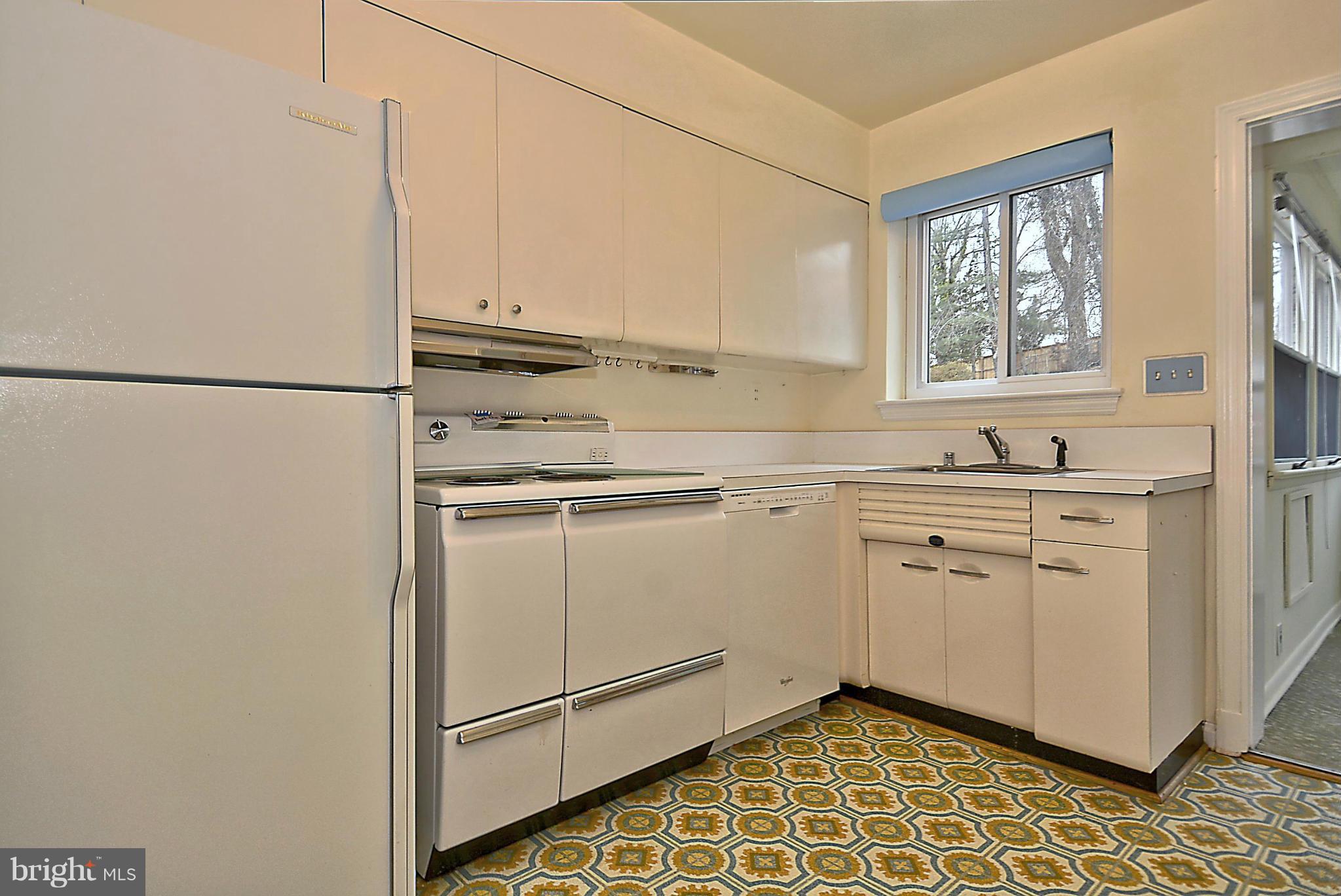 1605 Wilson Place Silver Spring, MD 20910 - Photo 10 of 30 Kitchen