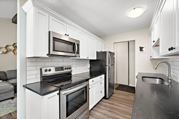 $212,500 | 4618 Cedar Lake Road, Unit 6, St. Louis Park, MN 55416