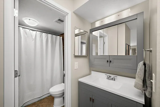 $212,500 | 4618 Cedar Lake Road, Unit 6, St. Louis Park, MN 55416