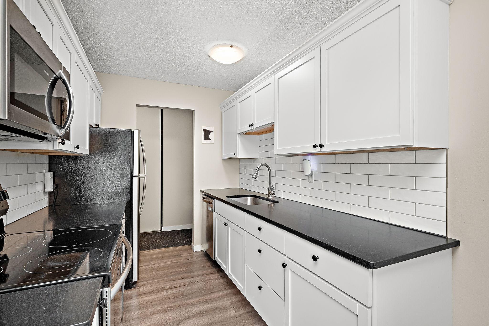 4618 Cedar Lake Road, Unit 6 St. Louis Park, MN 55416 - Photo 3 of 21