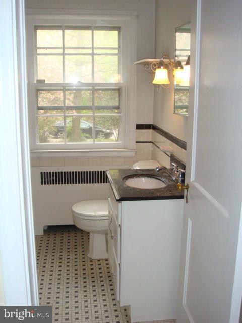 1330 Northview Road Baltimore, MD 21218 - Photo 14 of 28 Bath