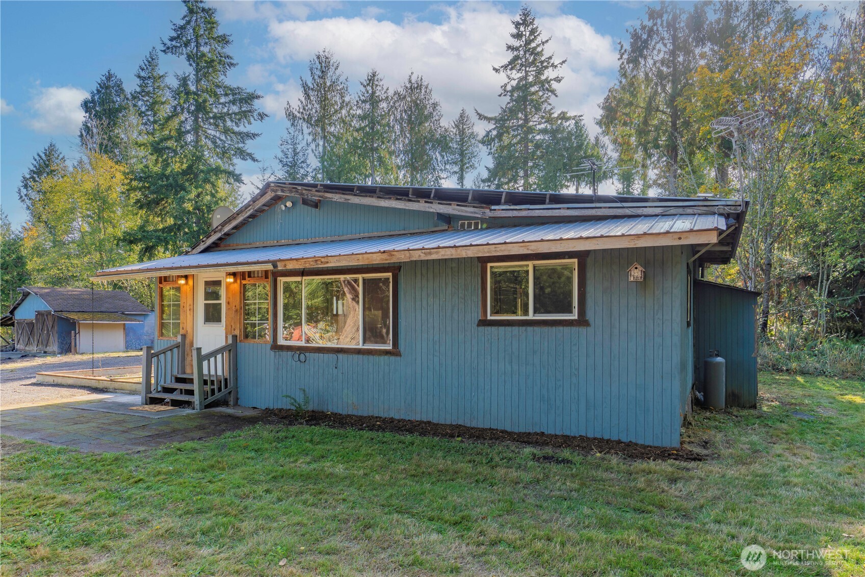 17328 Mulqueen Road Southeast Rainier, WA 98576 - Photo 13 of 29 Gallery Image 13