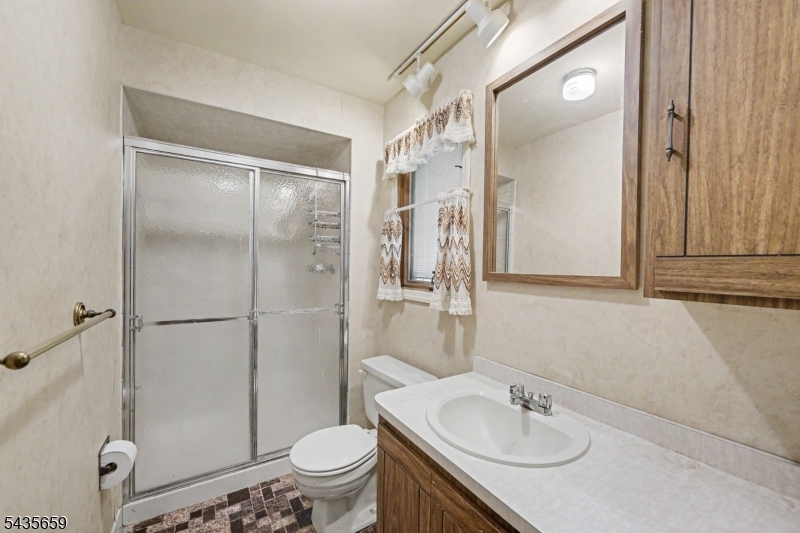 68 Yellow Brick Road Wayne, NJ 07470 - Photo 16 of 27