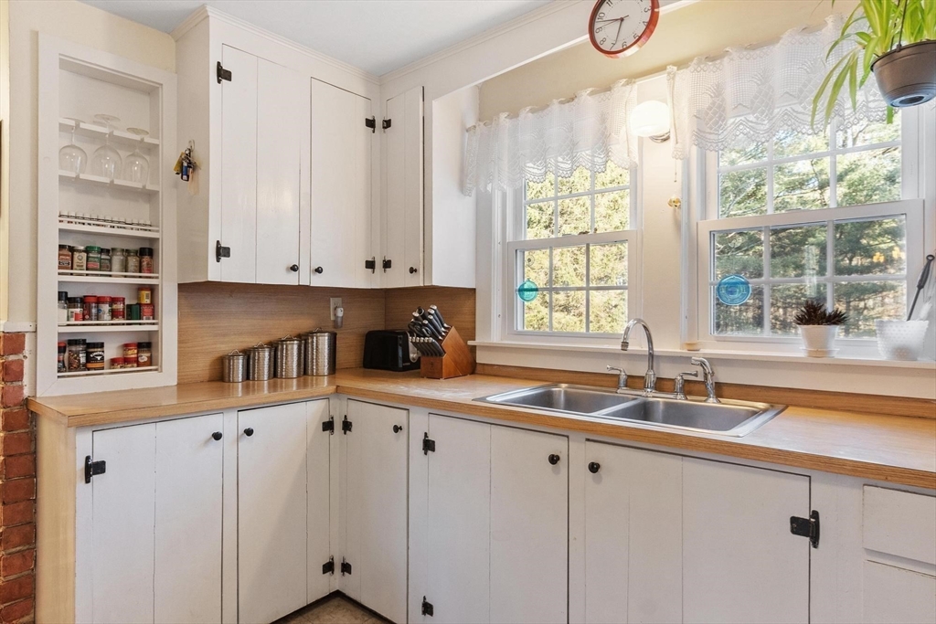 135 Worcester Road Princeton, MA 01541 - Photo 8 of 35 Gallery Image 8