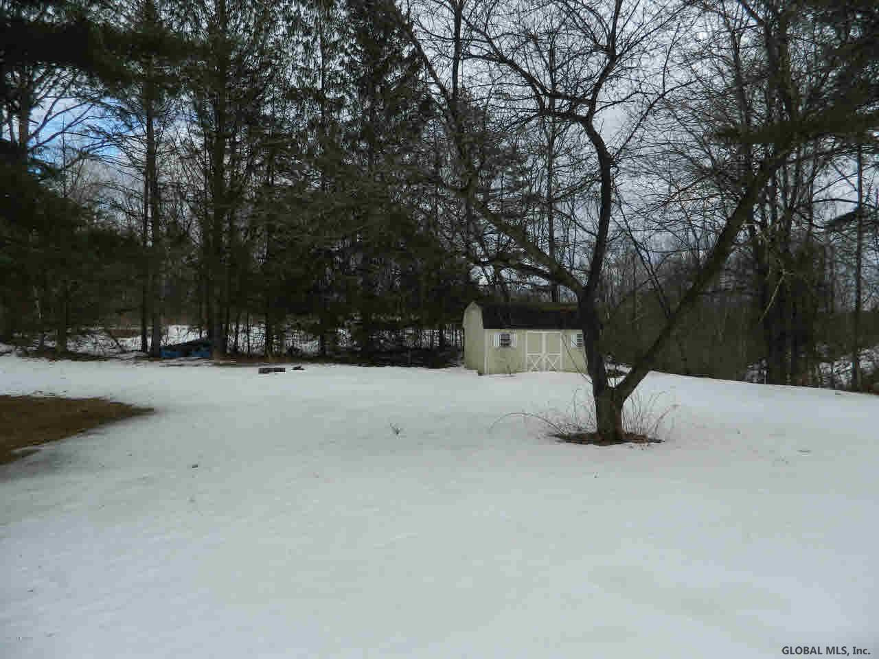 122 Fort Edward Road Moreau, NY 12828 - Photo 4 of 14 Photo 4