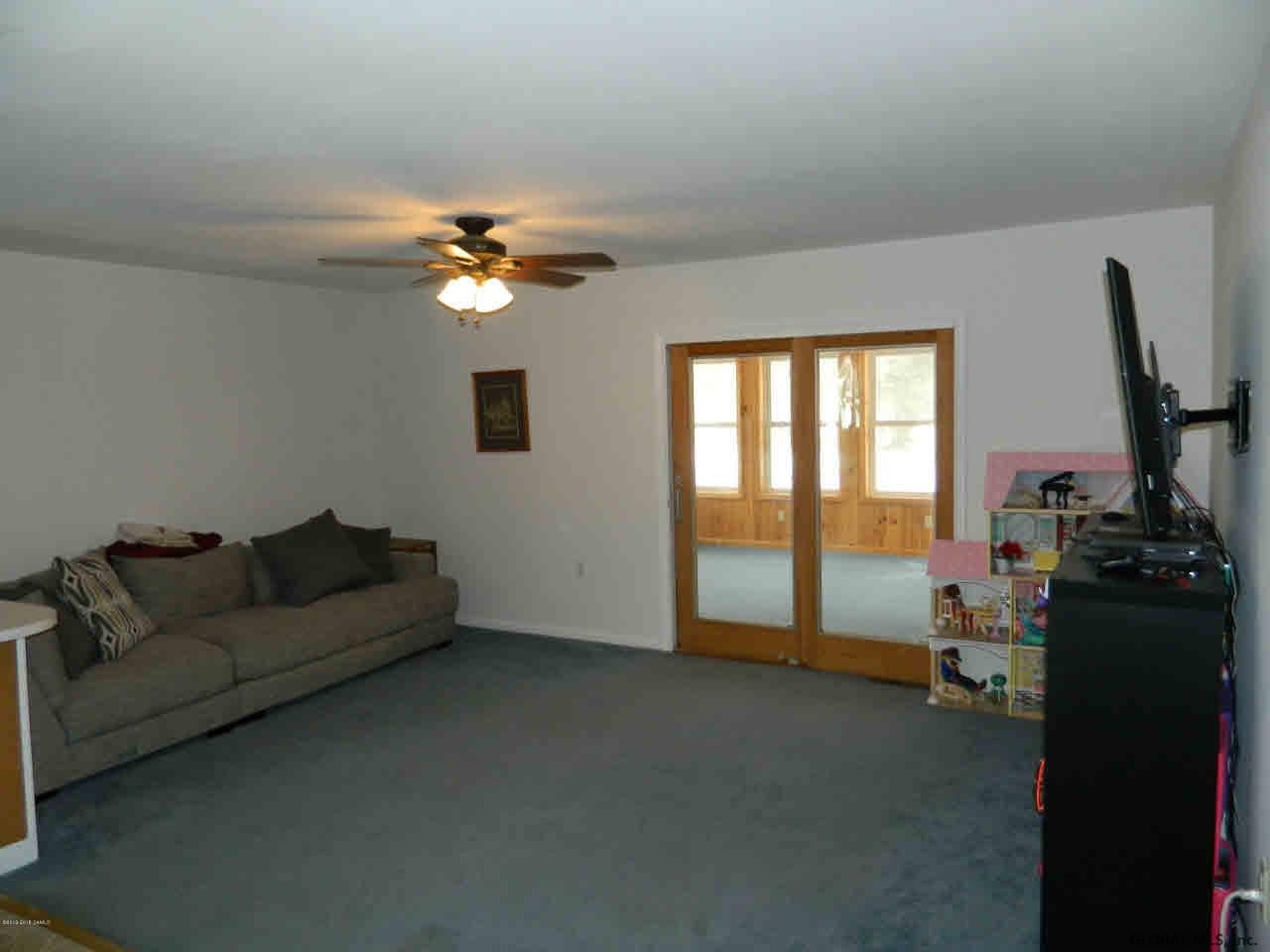 122 Fort Edward Road Moreau, NY 12828 - Photo 5 of 14 Photo 5