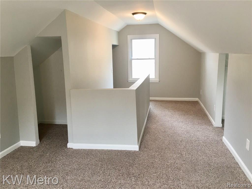 1919 Cambridge Road Berkley, MI 48072 - Photo 13 of 25