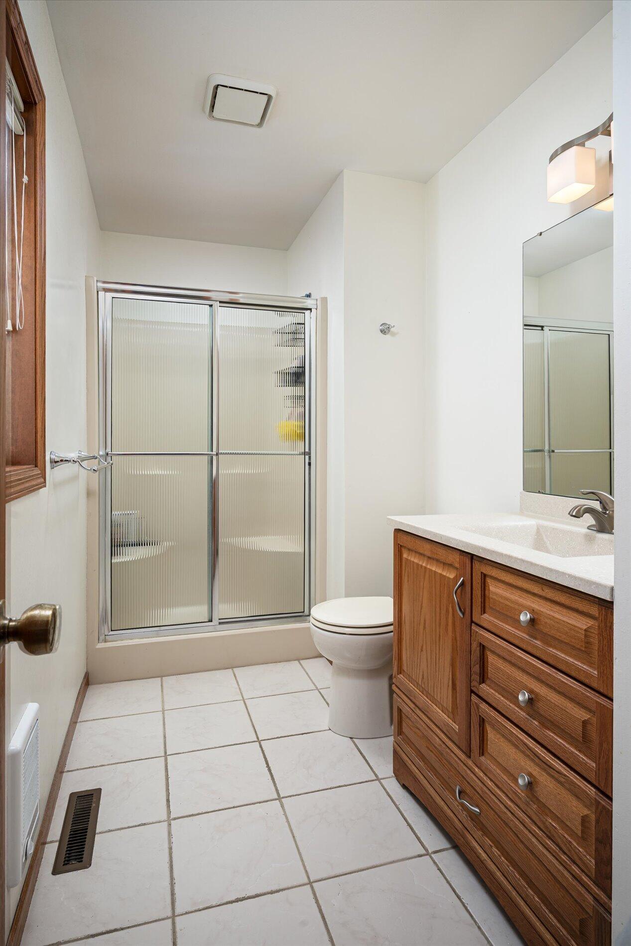 613 Ridgeview Drive Onalaska, WI 54650 - Photo 13 of 26 12 Primary Bath