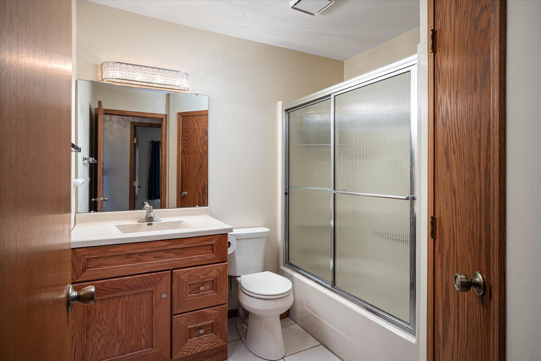 613 Ridgeview Drive Onalaska, WI 54650 - Photo 17 of 26 16 Main Bath