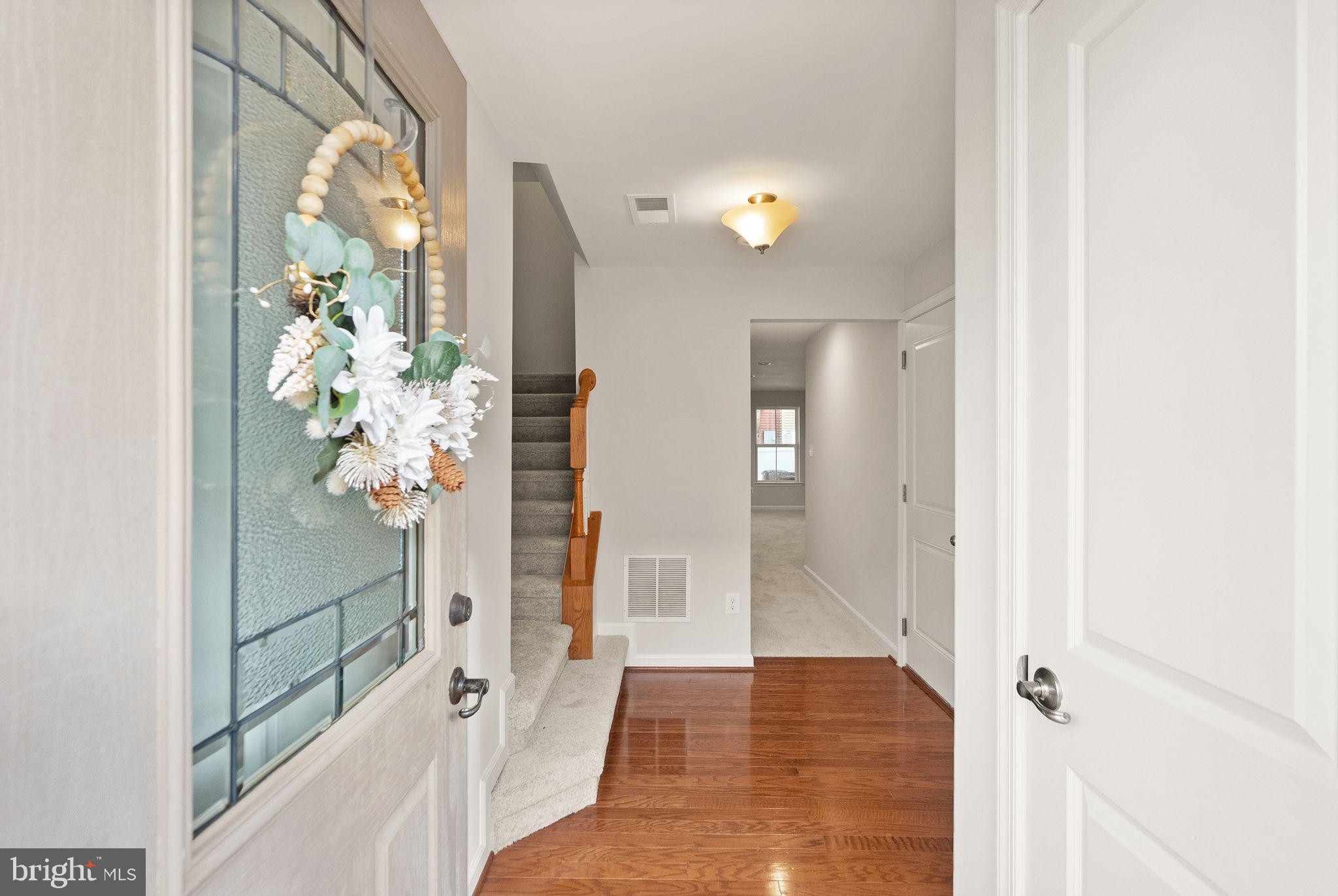 41688 McMonagle Square Aldie, VA 20105 - Photo 9 of 59 Entryway