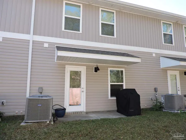 $1,750 | 7170 Village Lane, Pensacola, FL 32504