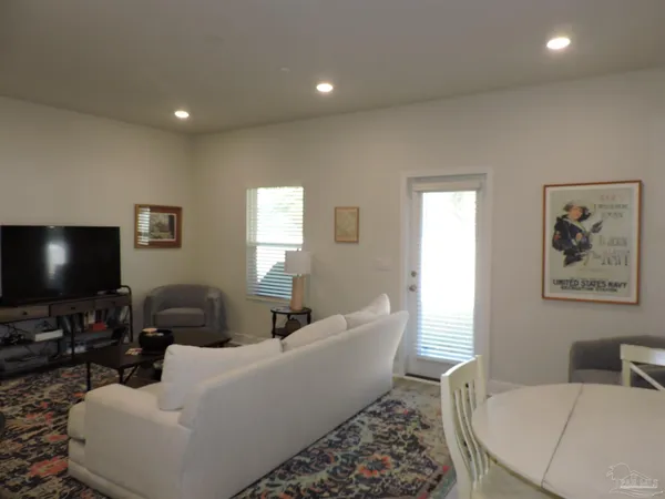 $1,750 | 7170 Village Lane, Pensacola, FL 32504