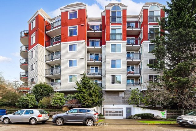 a view of parking area