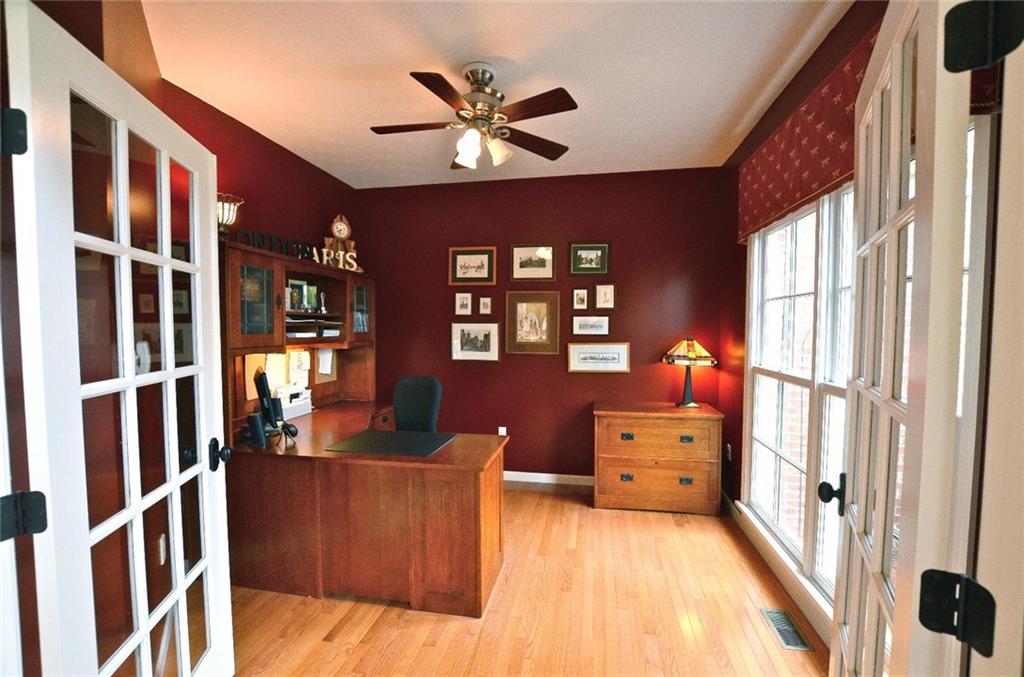 322 Buffalo Ridge Road Canonsburg, PA 15317 - Photo 3 of 25 Gallery Image 3