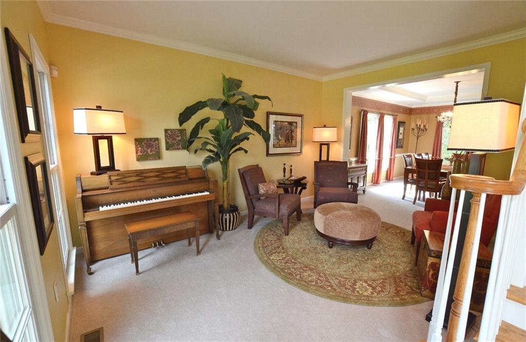 322 Buffalo Ridge Road Canonsburg, PA 15317 - Photo 4 of 25 Gallery Image 4