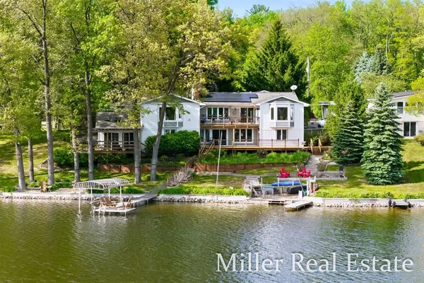 $899,900 | 1589 Pleasant Vw Drive, Hastings, MI 49058