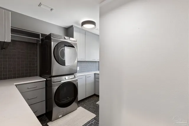 $1,325,000 | 5 Port Royal Way, Pensacola, FL 32502