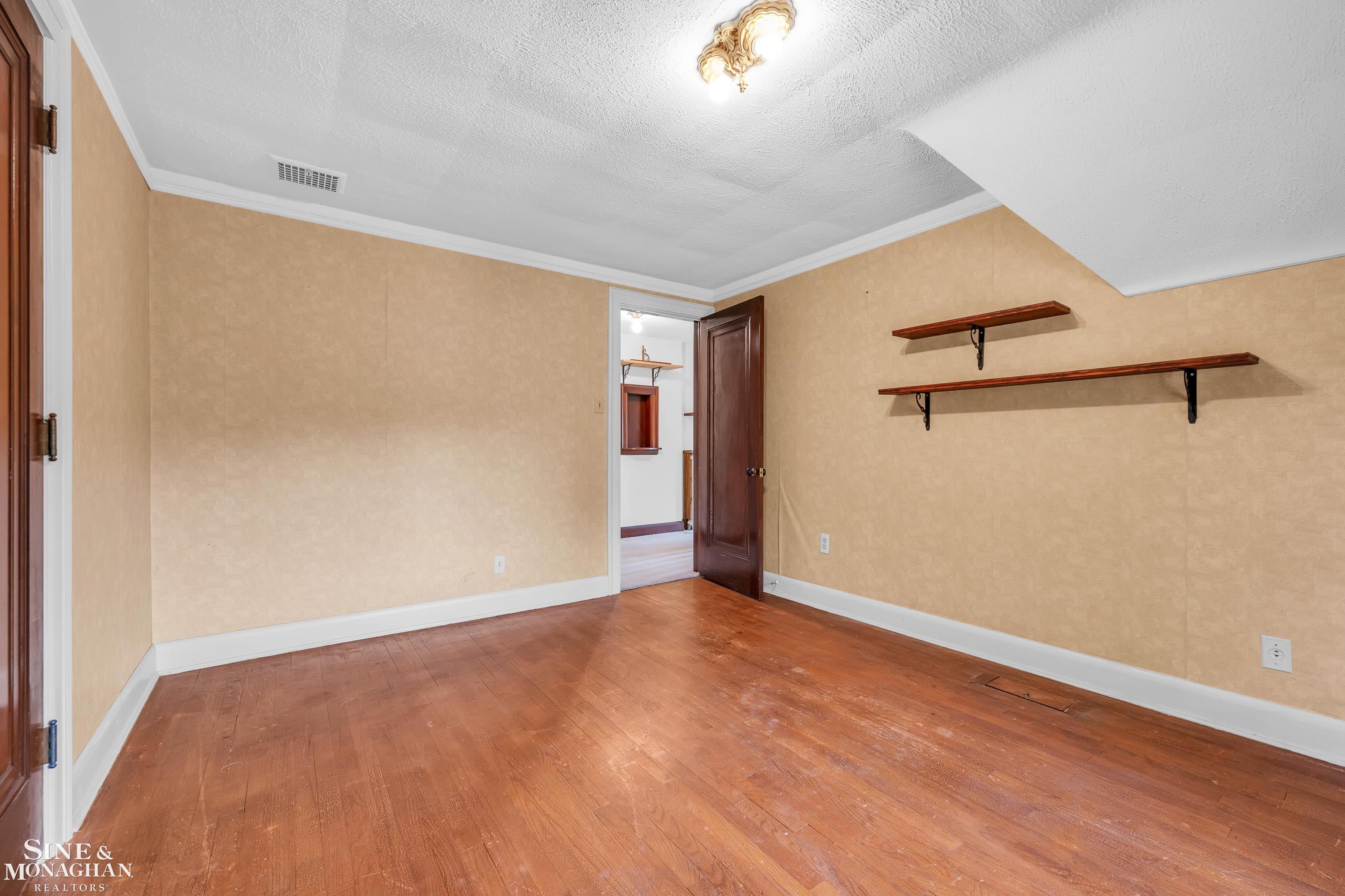 1363 Yorkshire Road Grosse Pointe, MI 48230 - Photo 51 of 67 50154348-bee24540-212b-4f7a-8887-68f1298d3d8b.JPG