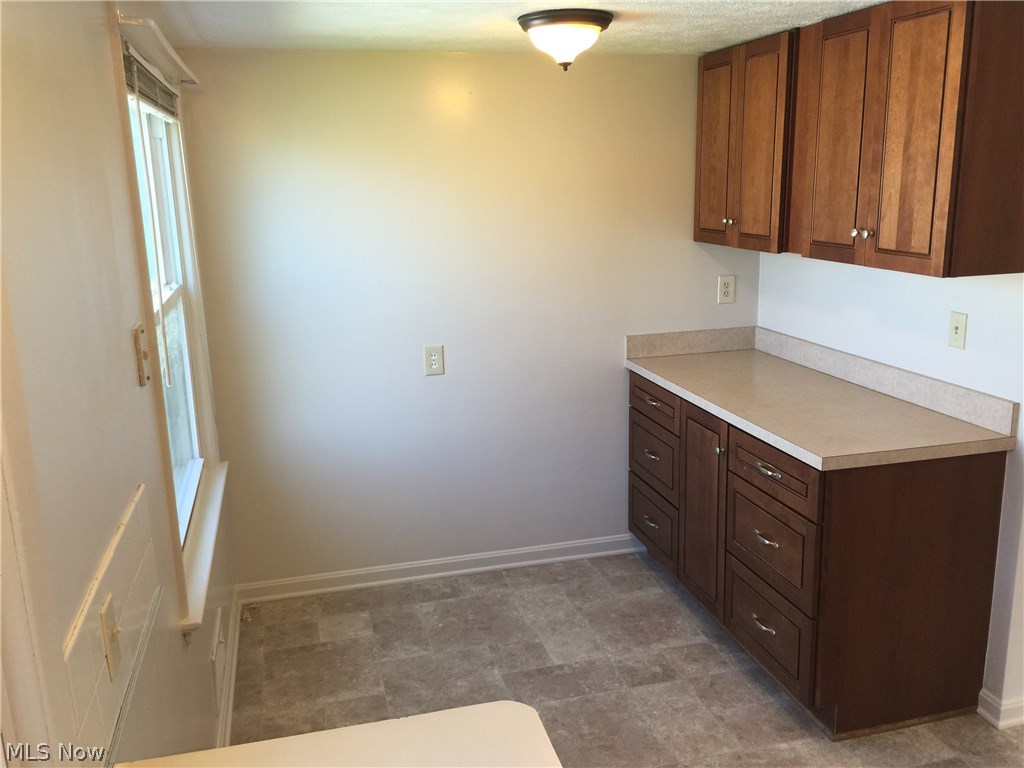8110 Ackley Road Parma, OH 44129 - Photo 8 of 23