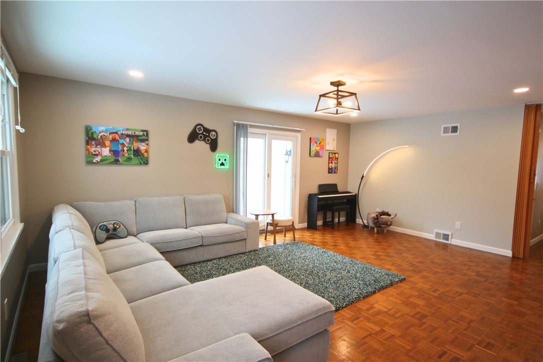 16 Buchanan Road Pittsford, NY 14534 - Photo 12 of 20