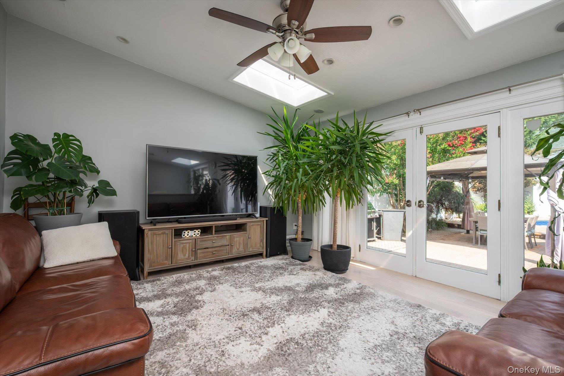 944 Cathedral Road Franklin Square, NY 11010 - Photo 10 of 29 Gallery Image 10