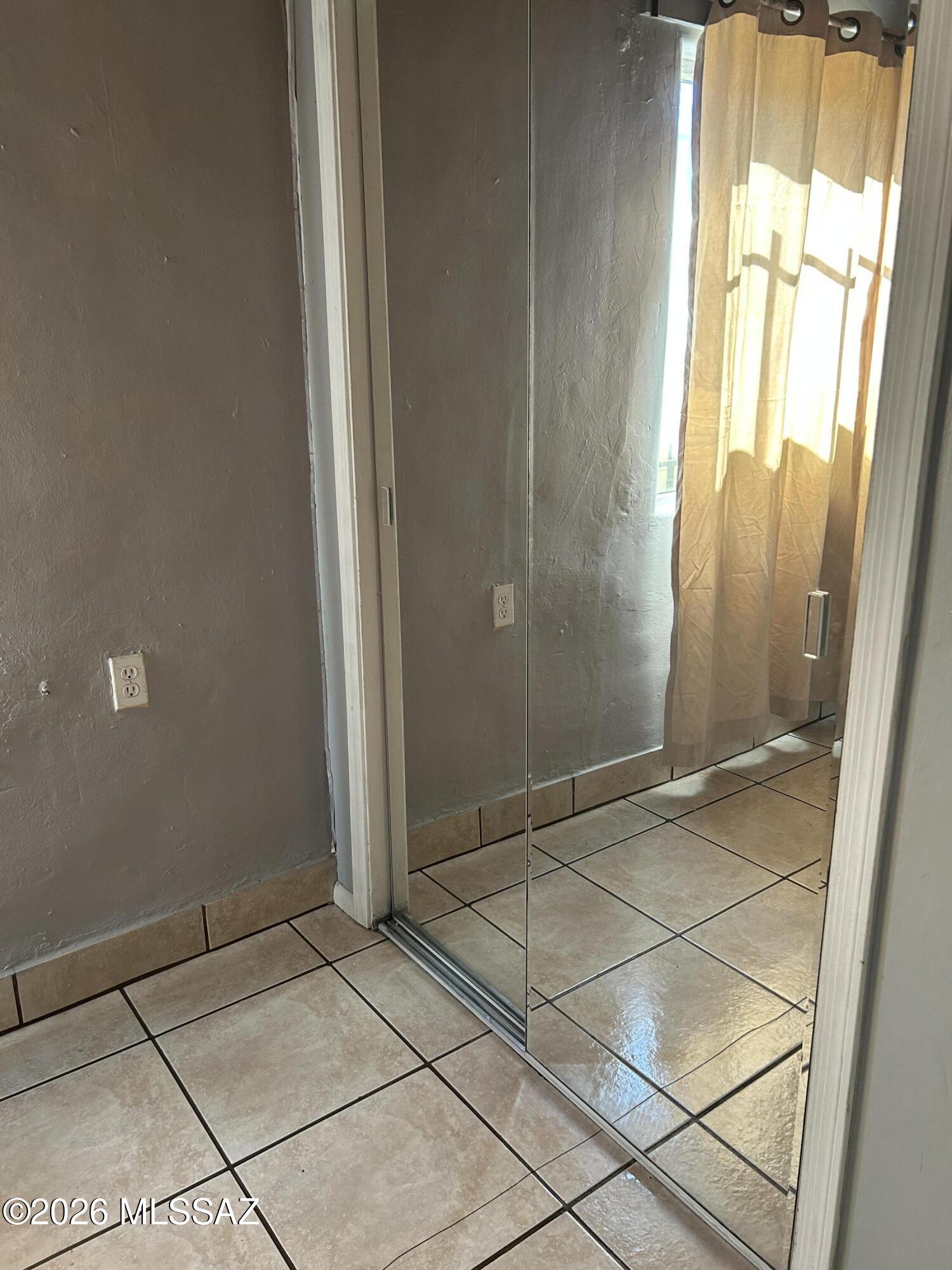 532 West Simmons Road Tucson, AZ 85705 - Photo 22 of 26 BEDROOM 2 SIMMONS