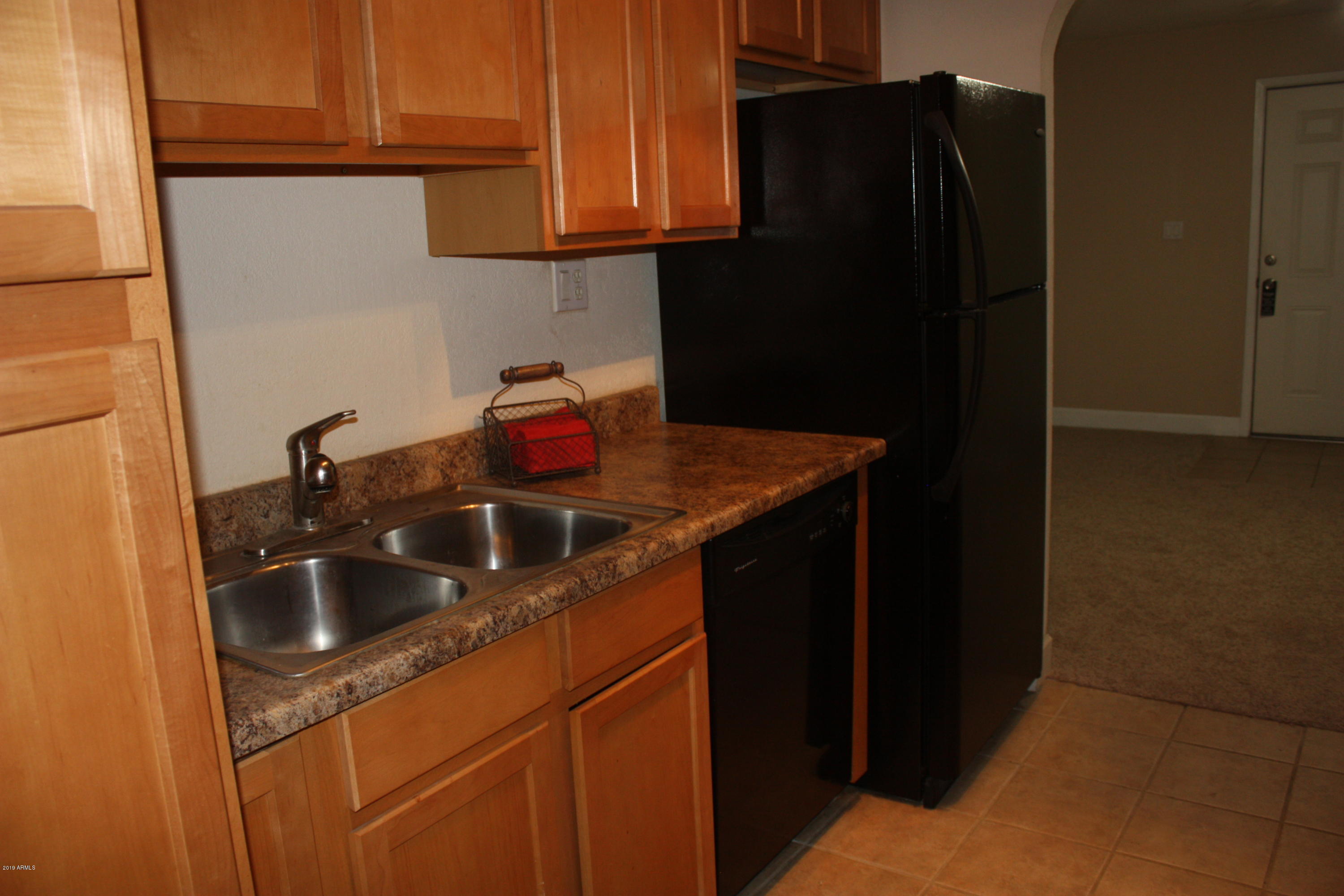 3825 East Camelback Road, Unit 281 Phoenix, AZ 85018 - Photo 15 of 19 Kitchen 3