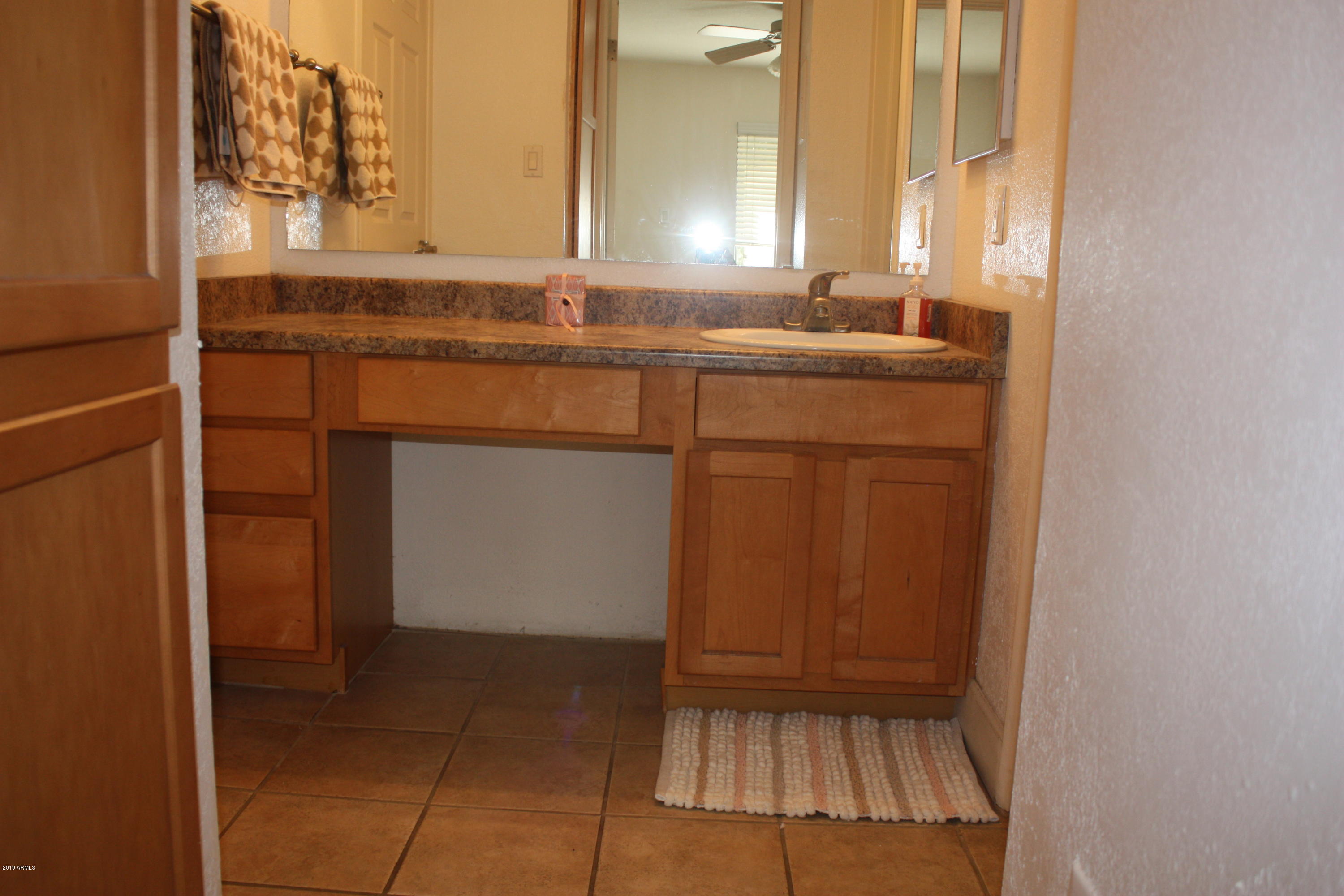 3825 East Camelback Road, Unit 281 Phoenix, AZ 85018 - Photo 10 of 19 bathroom2